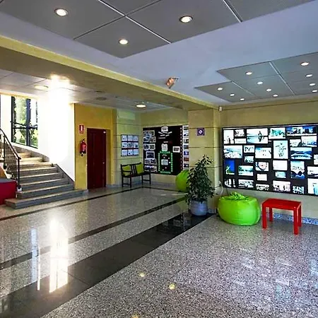Ostello Bilbao Hostel *