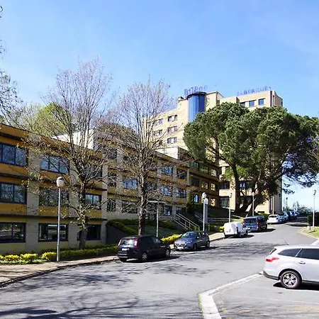 Hostal Bilbao Hostel *