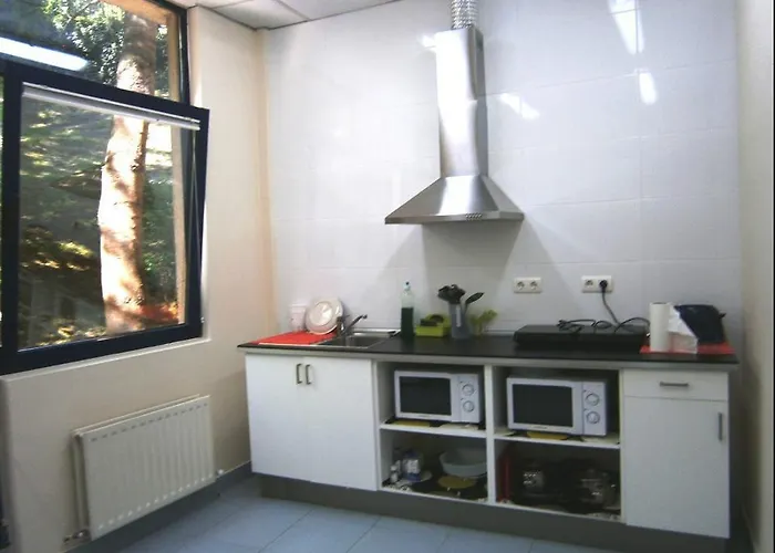 Albergue Bilbao Hostel *