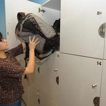 אכסניה Bilbao Hostel *