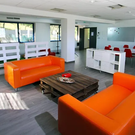 אכסניה Bilbao Hostel *